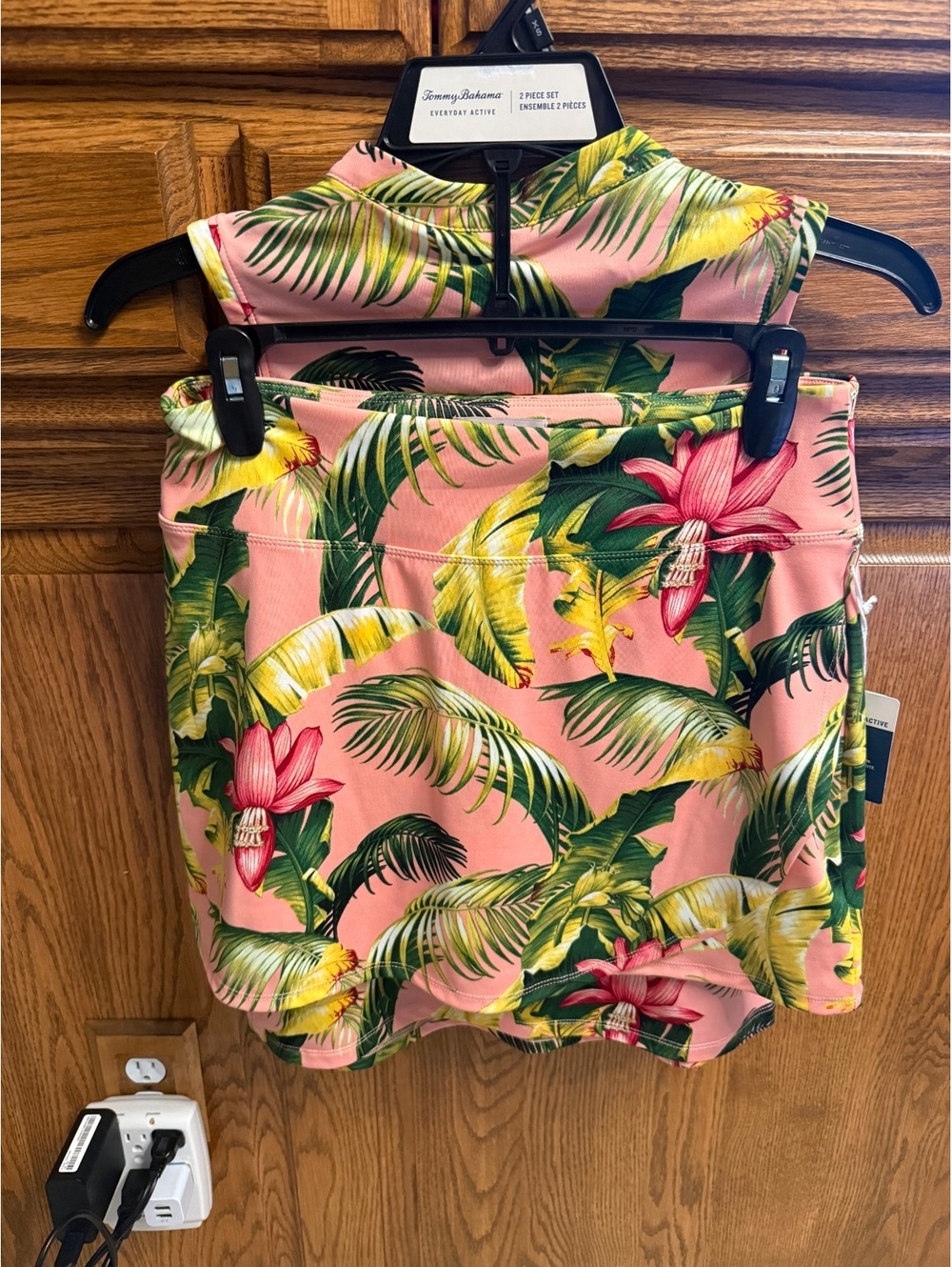 NWT Tommy Bahama Everyday Active 2-Piece Tropical Skirt & Top Set Pink Size XS - Picture 3 of 5